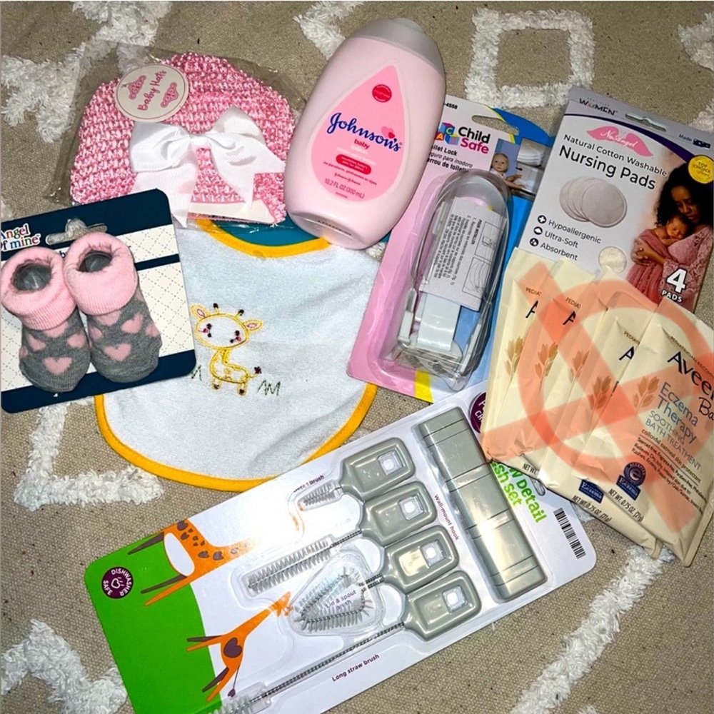 NWT baby accessories